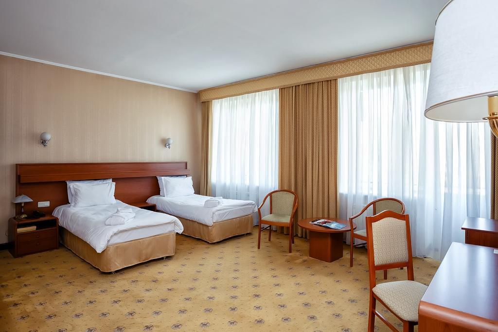 City Hotel Tien Shan Koktobe Dış mekan fotoğraf