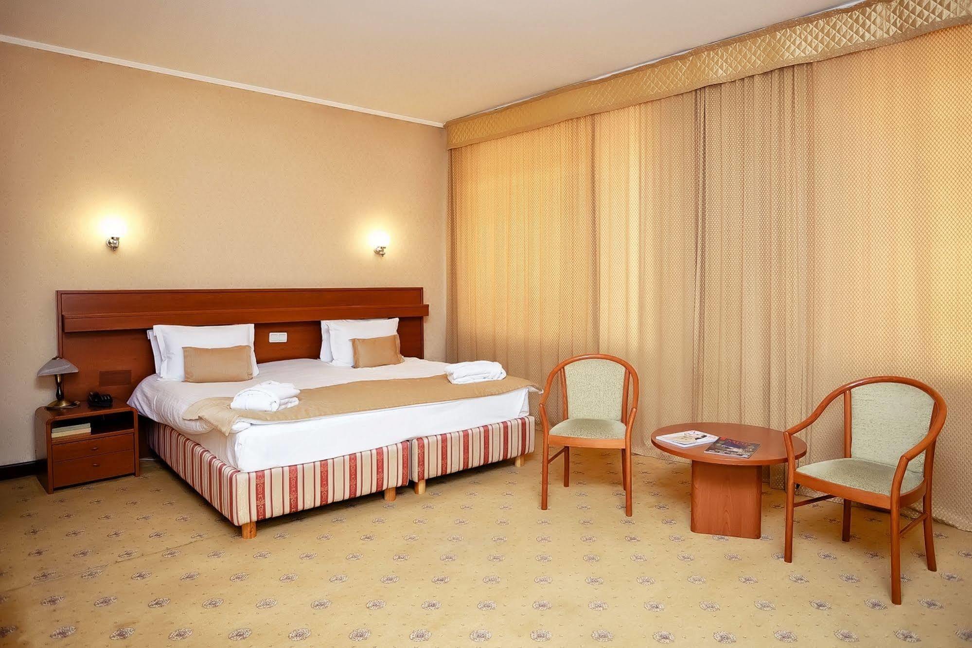 City Hotel Tien Shan Koktobe Dış mekan fotoğraf